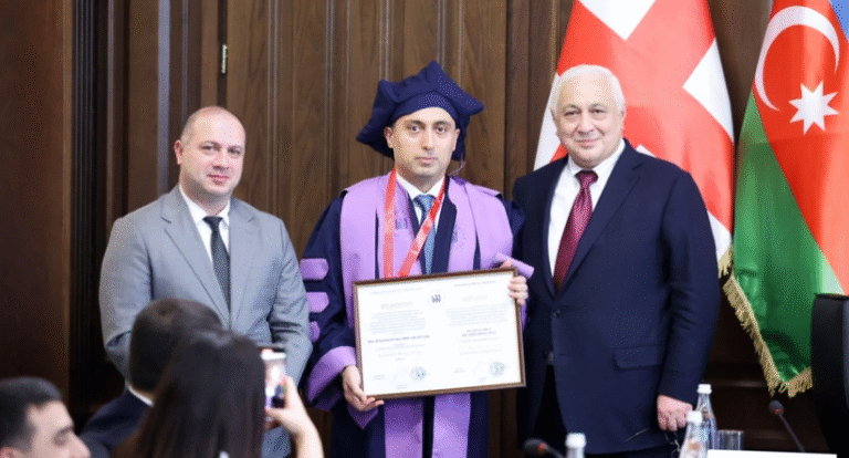 1765121681_em