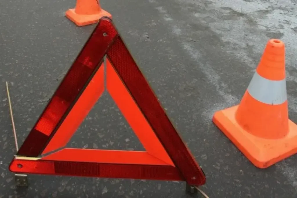 01KQ4ZH4S5JZHDMBCWVC3PFE4Y-large