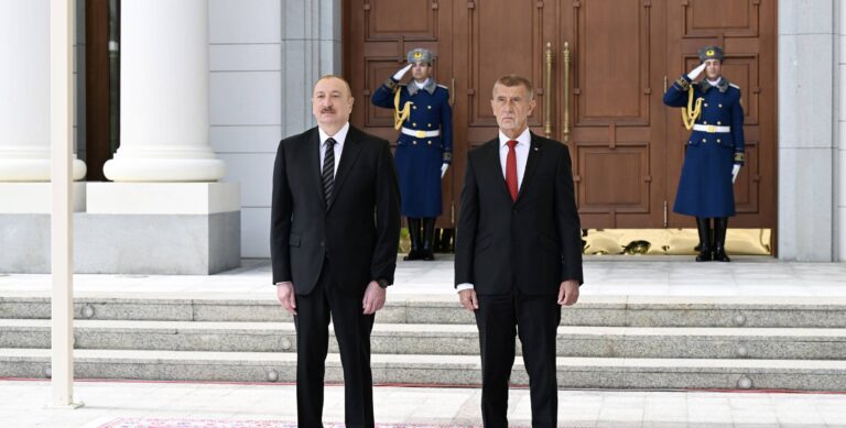 2b296df0150fa4fe0d1fa219bea08e58_7293806