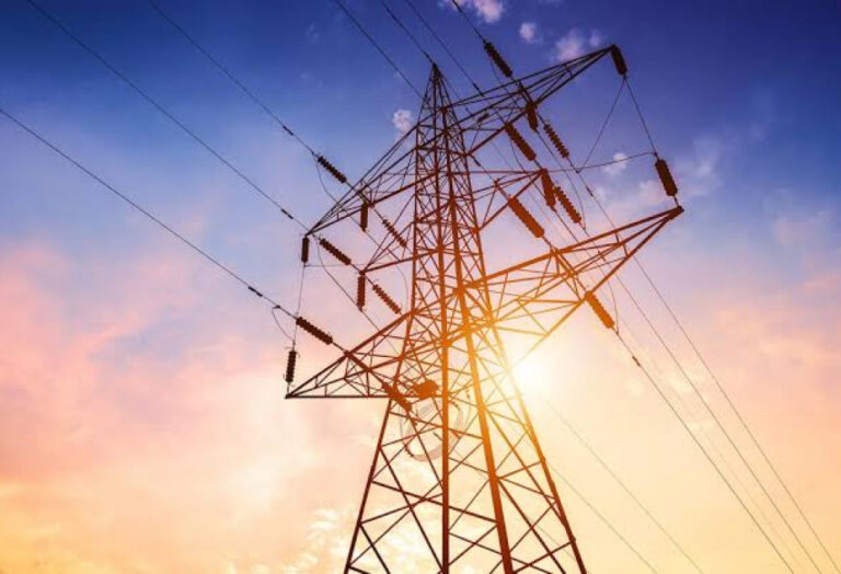 Laçında elektrik