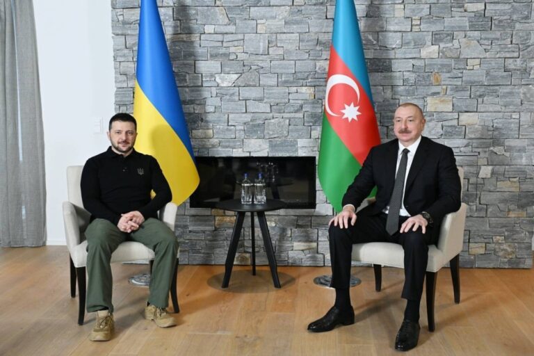Zelenski Və İlham Əliyev
