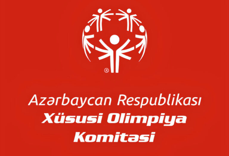 üzgüçülər
